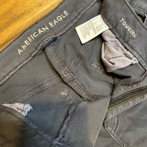 American Eagle Tomgirl size 8 regular dark blue